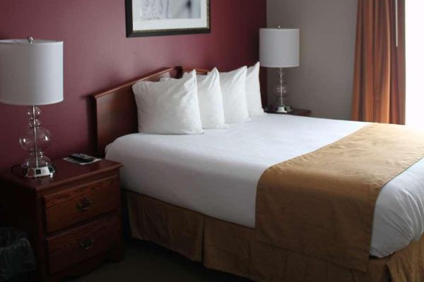 Hotel GrandStay Ames
